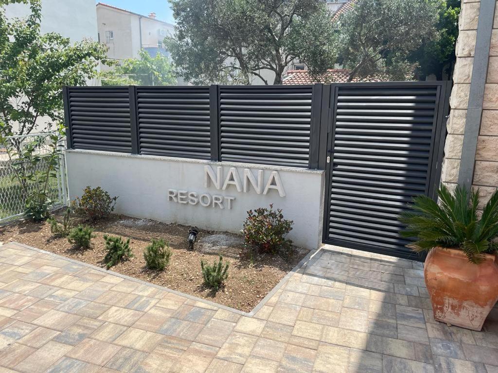 Villa Nana With Pool Kaštela Buitenkant foto